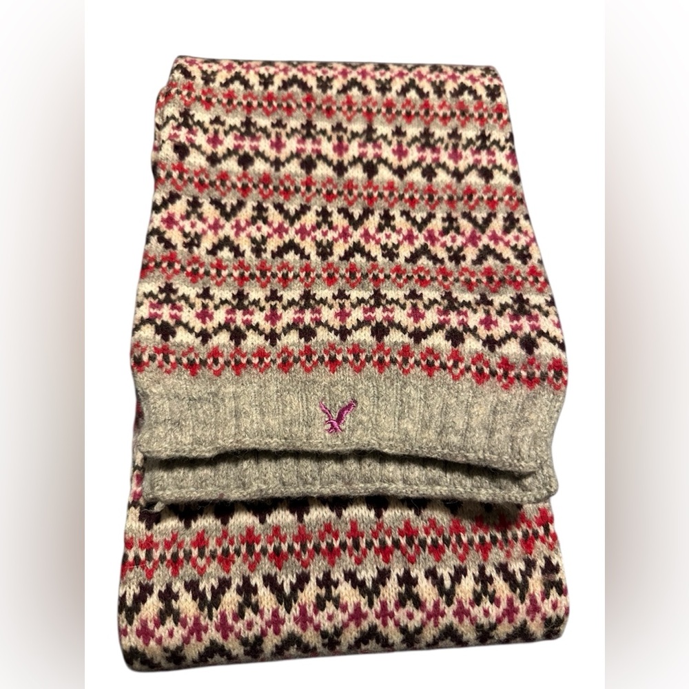 American Eagle Outfitters Red and Gray Knit Scarf. EUC